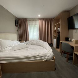 LIC Hotel - comfy & clean!