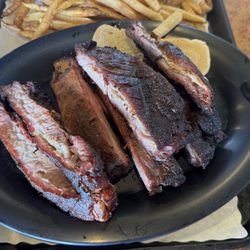 The Rub Bar-B-Que - 1/2 rack of ribs