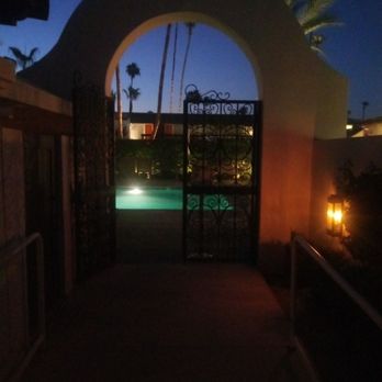 La Serena Villas - The pool. - Hotels Near Me - Palm Springs, California La Serena Villas - The pool. - Hotels Near Me - Palm Springs, California