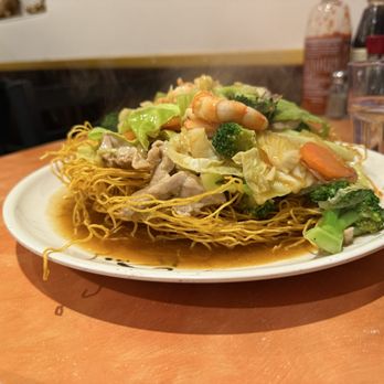 Tú Lan - 21. VN Rice Noodle, Chicken, Shrimp, Pork and Vegetables - Vietnamese Near Me - San Francisco, California