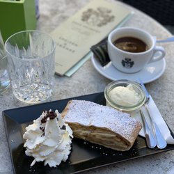 Haus Heuport - Apple Strudel with Ice cream and fresh whipped cream.