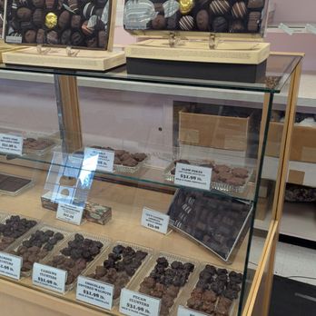 Lee's Candies - Candy Stores Near Me - Boise, Idaho Lee's Candies - Candy Stores Near Me - Boise, Idaho