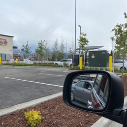 Drive thru open ! Drive thru open !