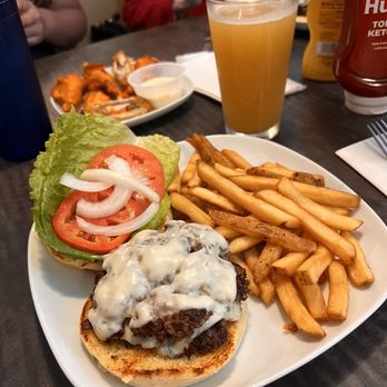The Ledge - Classic smash burger - American Near Me - Freetown, Massachusetts The Ledge - Classic smash burger - American Near Me - Freetown, Massachusetts