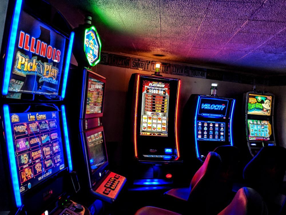 Social spots from Looney Bin