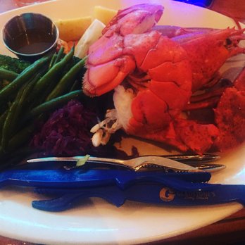 Gladstone's - Lobster, green vegetables - Seafood Near Me - Long Beach, California Gladstone's - Lobster, green vegetables - Seafood Near Me - Long Beach, California