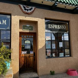 Silver Scoop Creamery - Outside