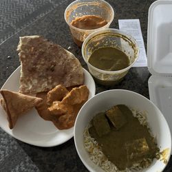 Singh Biryani - Samosas, Garlic Naan, Palak Paneer, Chicken Curry