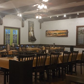 Bon Temps Grill - Seating - Cajun/Creole Near Me - Lafayette, Louisiana