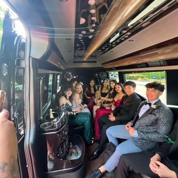 Altamont Limo - Junior prom take off - Limos Near Me - Livermore, California