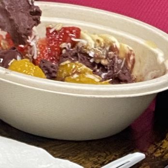 Waffle and Berry - Acai bowl - Waffles Near Me - Honolulu, Hawaii