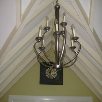 Longwood Inn - Room 33 (tall ceiling) - Hotels Near Me - Brookline, Massachusetts Longwood Inn - Room 33 (tall ceiling) - Hotels Near Me - Brookline, Massachusetts