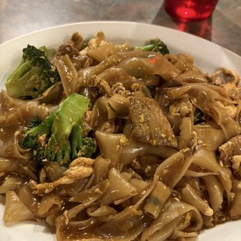Bai Tong - Pad See Ew with combo meat - Thai Near Me - Loveland, Colorado
