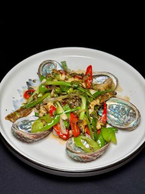 Fan Szechuan Restaurant & Bar 大宅门餐厅酒吧 by null