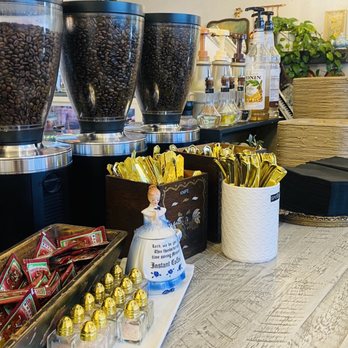 FeelLove Coffee Snow Canyon - European style bar-every detail considered - Coffee & Tea Near Me - Ivins, Utah
