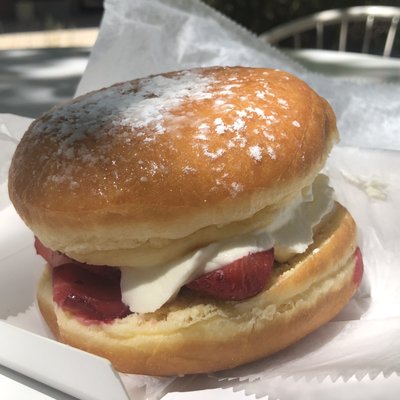 Carlo's Bake Shop by null