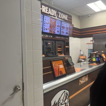 Little Caesars Pizza - Estoy adentro del local - Pizza Near Me - Greenfield, California Little Caesars Pizza - Estoy adentro del local - Pizza Near Me - Greenfield, California