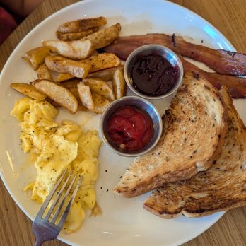 Full Goods Diner - Kids plate, eggs, toast, bacon, fries - Diners Near Me - San Antonio, Texas