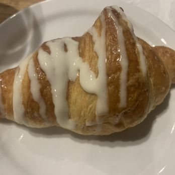 Cheddar's Scratch Kitchen - Honey Butter Croissants - American Near Me - Triadelphia, West Virginia