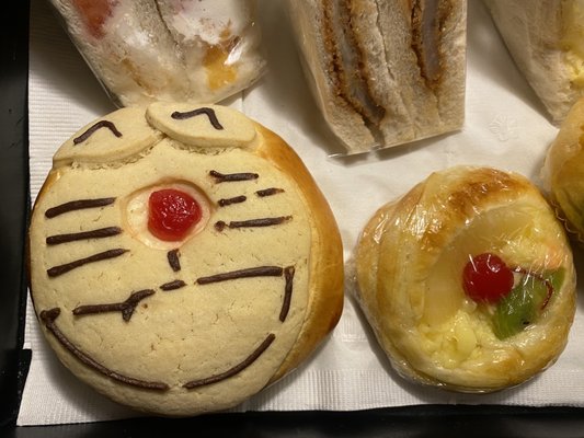 Pastry House Hippo by null