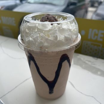 Chocolate House - (Shake 16 Oz) FERRERO - Desserts Near Me - Yonkers, New York