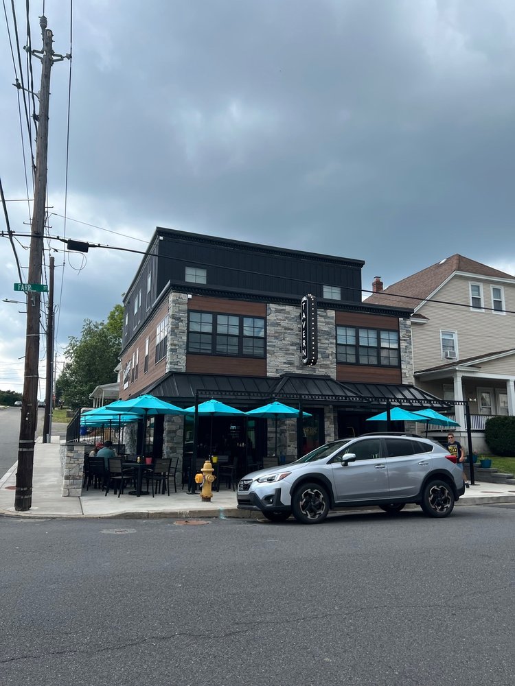 FARR STREET TAVERN 1601 Farr St, Scranton, Pennsylvania Bars