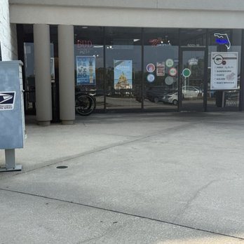 Renna's Pizza - Store front - Pizza Near Me - Jacksonville, Florida