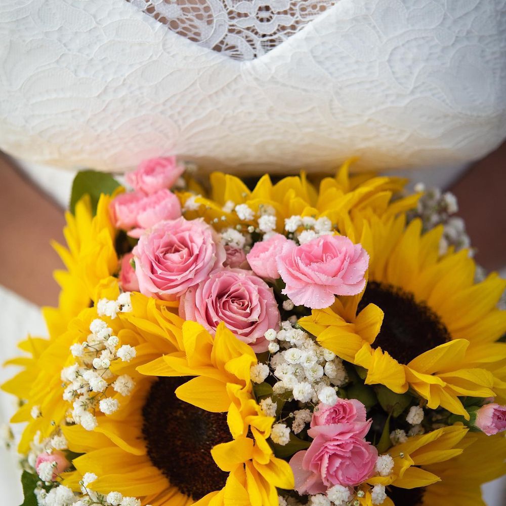 ASSOCIATED WHOLESALE FLORIST 18 Photos & 13 Reviews 2100 W