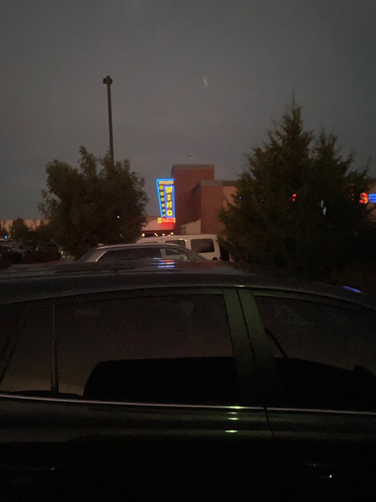 Pluckers Wing Bar - Alliance