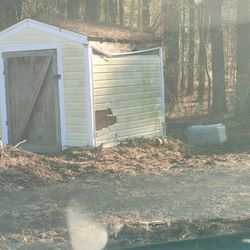 Oak Ridge Tree Service and Landscapes - Shows damage and mess left by Oak Ridge tree service