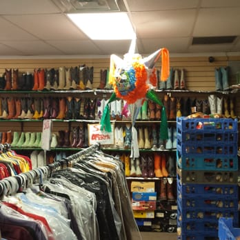 Monte Alban - Those boots are made for el camino - Grocery Near Me - Medina, New York