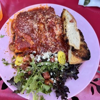 Eatly - Homemade lasagna and garlic bread - Italian Near Me - Urbana, Ohio