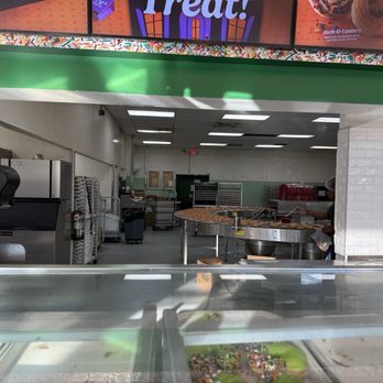 Krispy Kreme - Hot off the rack! - Donuts Near Me - Raleigh, North Carolina Krispy Kreme - Hot off the rack! - Donuts Near Me - Raleigh, North Carolina