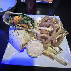 Endivine Grill & Bar - Grilled Chicken Wrap