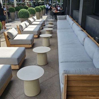 Doc B's Restaurant - Patio outside the entrance - American Near Me - Cary, North Carolina