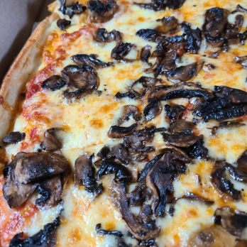 Fresh Meadows Pizzeria & Restaurant - Pizza Near Me - Fresh Meadows, New York Fresh Meadows Pizzeria & Restaurant - Pizza Near Me - Fresh Meadows, New York