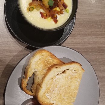 Basalt - Bacon corn chowder and side order of toast - New American Near Me - Honolulu, Hawaii