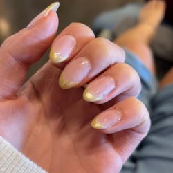 Gloss Nail Lounge - tips with builder gel