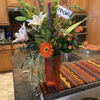 Tatum Flowers - Beautiful arrangement - Florists Near Me - Phoenix, Arizona Tatum Flowers - Beautiful arrangement - Florists Near Me - Phoenix, Arizona