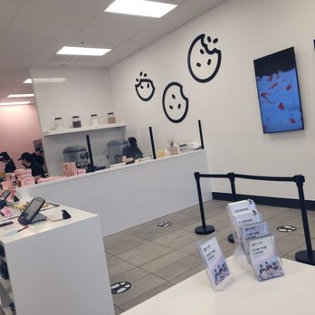 Crumbl - Bentonville - The front end. We like the clean, minimalist decor. - Bakeries Near Me - Bentonville, Arkansas Crumbl - Bentonville - The front end. We like the clean, minimalist decor. - Bakeries Near Me - Bentonville, Arkansas
