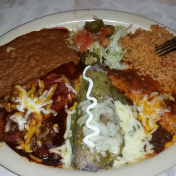 Chuy's - My sample platter yummy yummy - Tex-Mex Near Me - Tulsa, Oklahoma