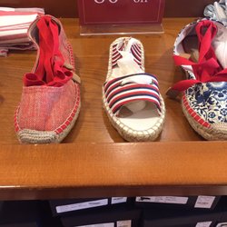 Brooks Brothers Factory Outlet