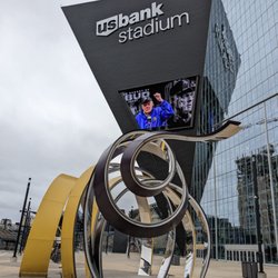 The Horn and remembering Bud Grant, who was with the Minnesota Vikings and Winnipeg Blue Bombers