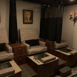 Tu Moda An Environment For Beauty And Wellness - Have a little privacy while enjoying your foot soak with the newly added curtains.