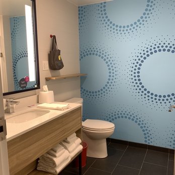 Tru by Hilton Madison West - The bathroom - Hotels Near Me - Madison, Wisconsin