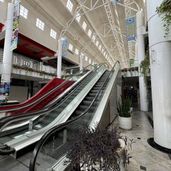Plaza Caracol - Interior of the abandoned mall