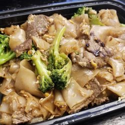 Love2eat - Pad See Yew