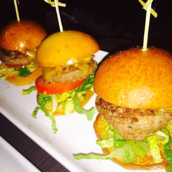 IPIC Fort Lee - Cinema Near Me - Fort Lee, New Jersey