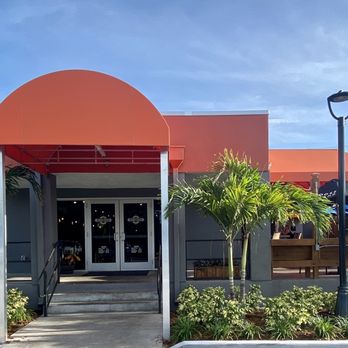 Prohibition Dunedin - Entrance from the parking - Gastropubs Near Me - Dunedin, Florida