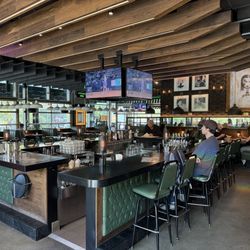 Browns Crafthouse UBC - Interior